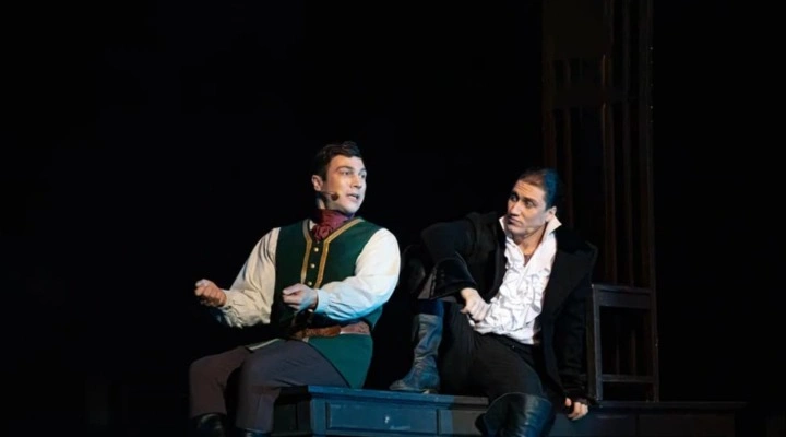 Графиня де Ла Фер Графиня де Ла Фер