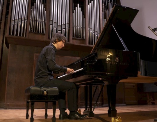 Алексей Мельников (фортепиано)