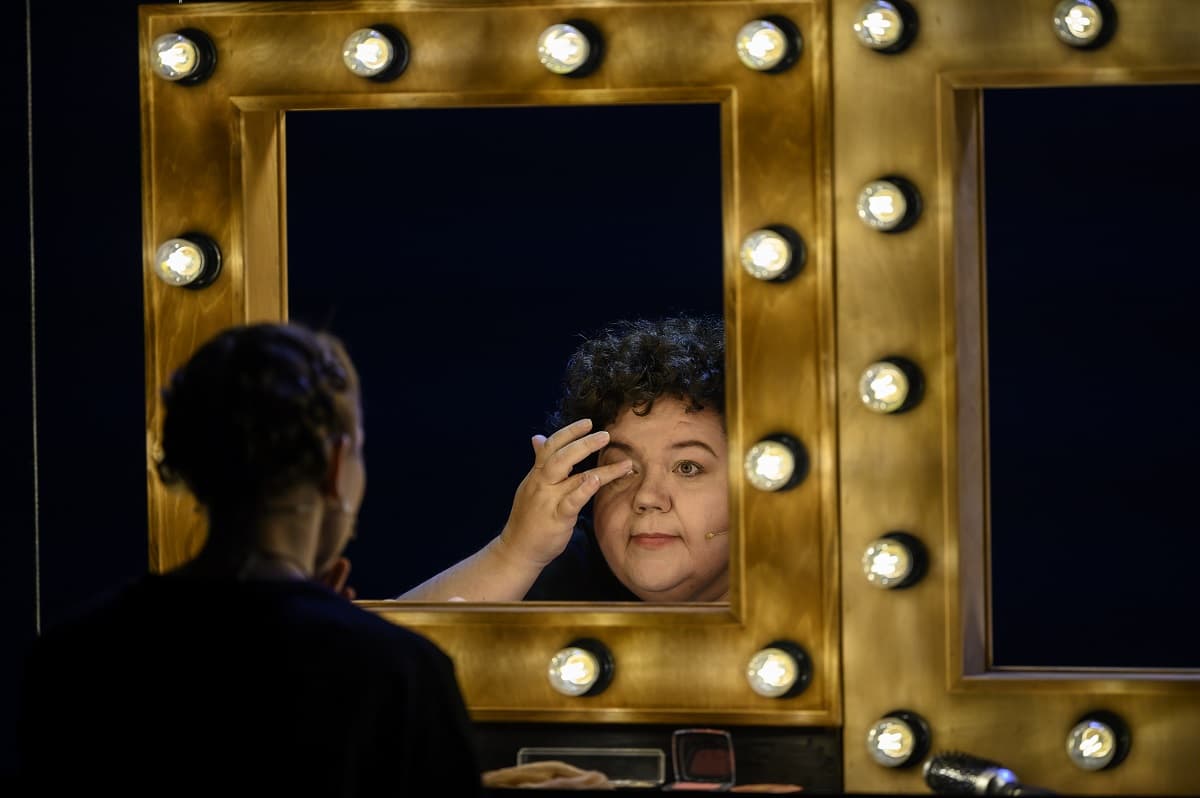 Купить билеты на спектакль «Занавес» | МХТ им. Чехова