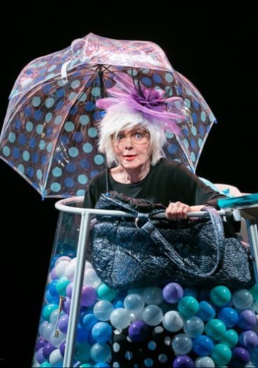 Спектакль «Счастливые дни» Спектакль «Счастливые дни»