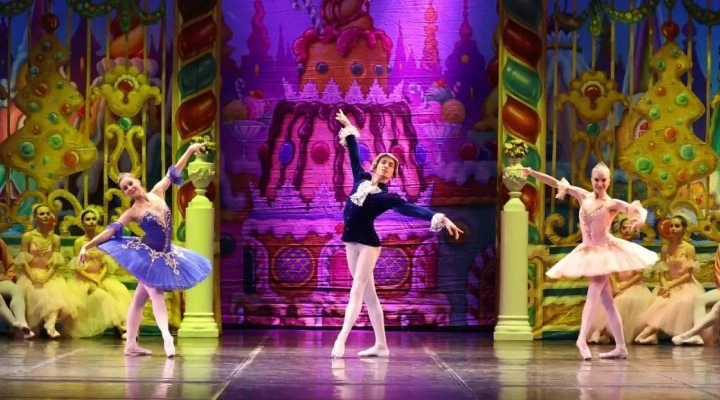 Санкт-Петербургский балет «Щелк унчик»