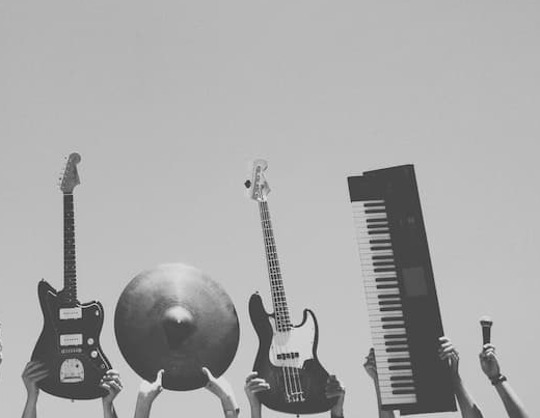 The Beatles глазами звезд московского блюза. Проект Левана Ломидзе и группы Blues Cousins