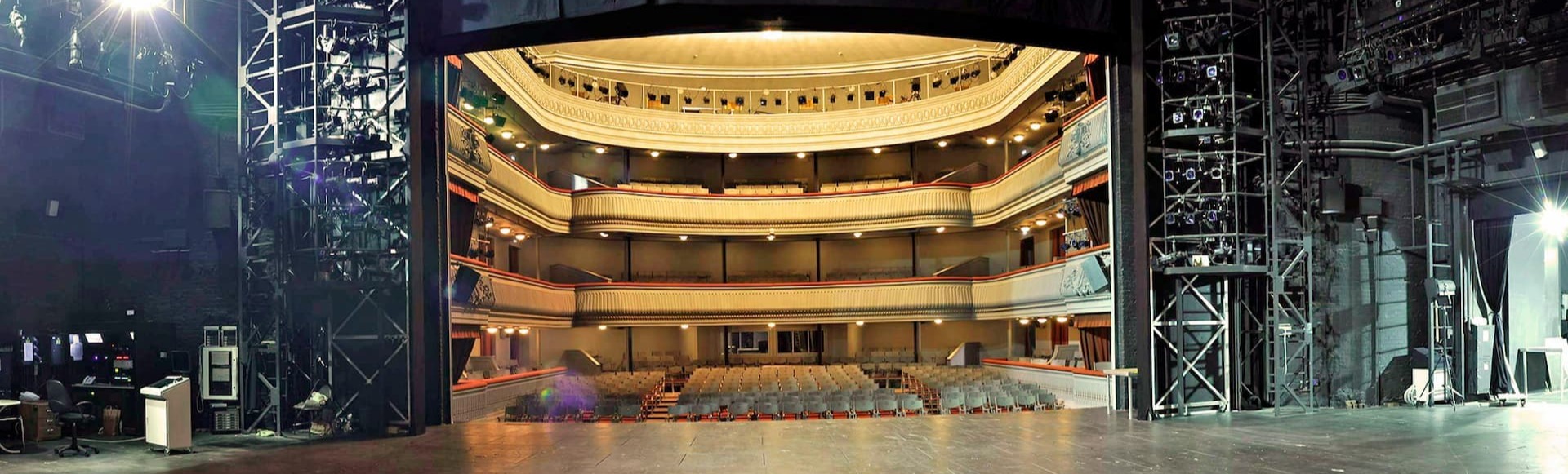 театр наций ложа балкона