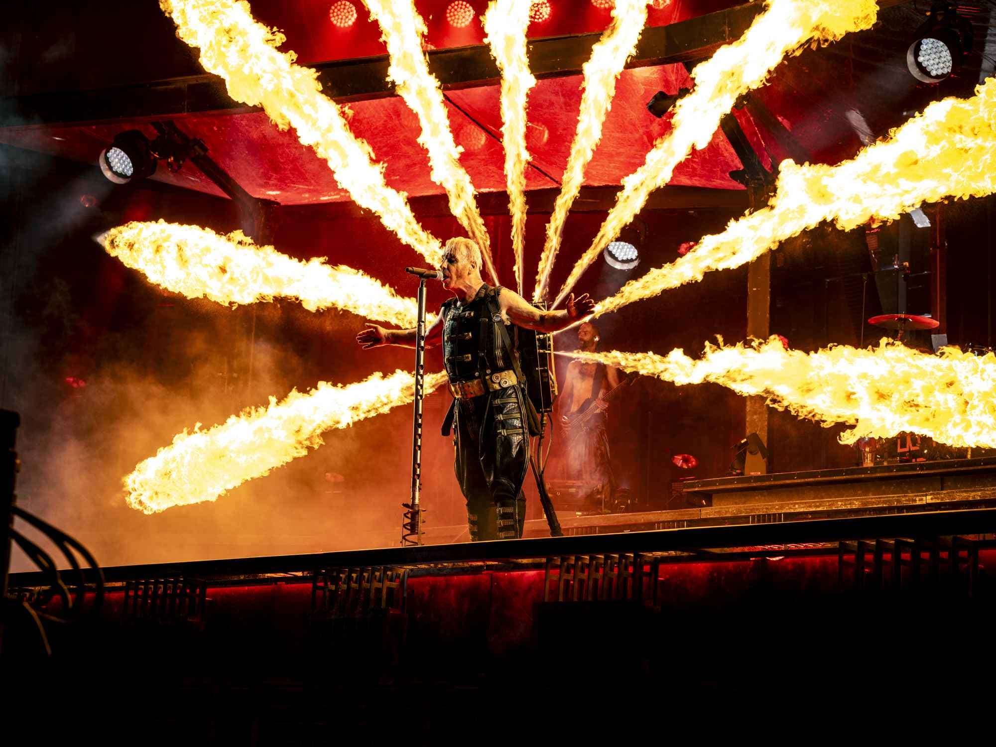 lindemann-eine-spektakul-re-b-hnenshow-2026-27-till-lindemann-events