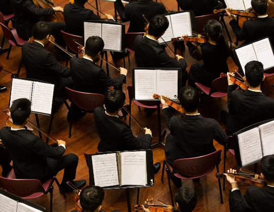 Royal Concertgebouw Orchestra. Alexander Melnikov (piano), Christiane Karg (soprano), Teodor Currentzis (conductor). Shostakovich & Mahler 
