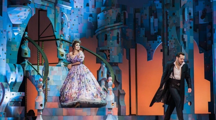 Собака на сене