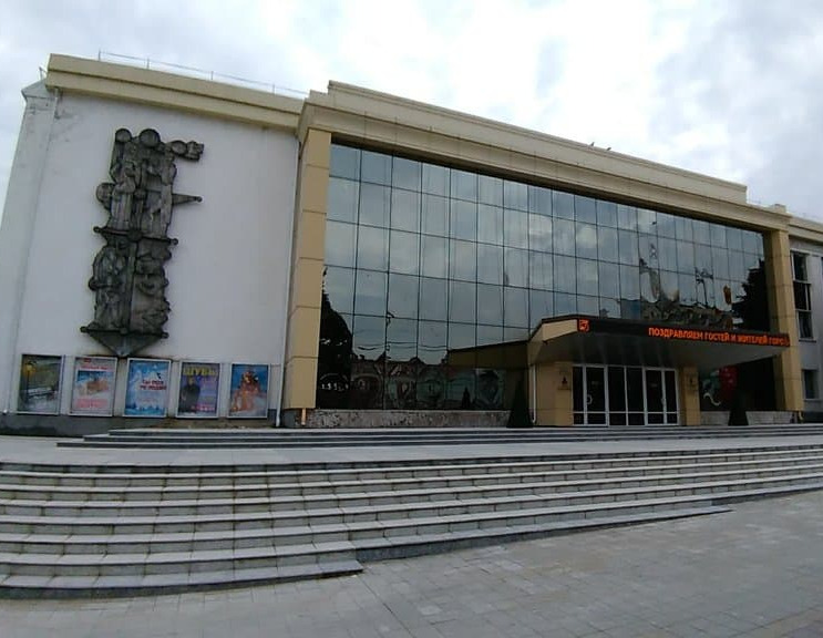 Где находится гдк. Карпинский городской дворец культуры руководителя. Проспект октября 137 гдк уфа. Проспект октября 137 гдк. Дворец культуры гдк уфа.