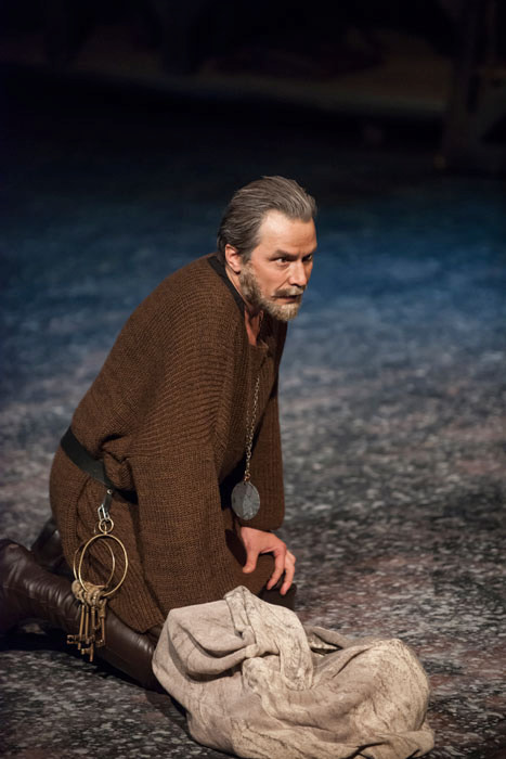 Король лир' спектакль малого театра. Герцог бургундский король лир. Король лир малый театр. Король лир малый театр. Король лир малый театр.