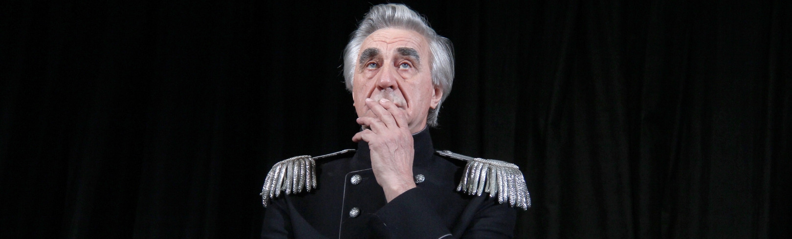 Анатолий Васильев Анатолий Васильев