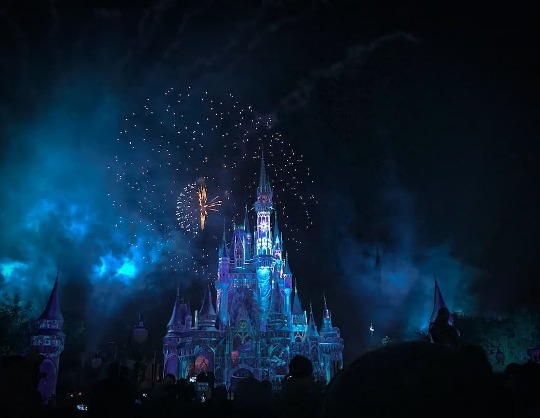Disney on Ice presents 100 years of Wonder 2023
