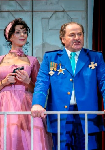 Спектакль «Синьор из высшего общества» Спектакль «Синьор из высшего общества»