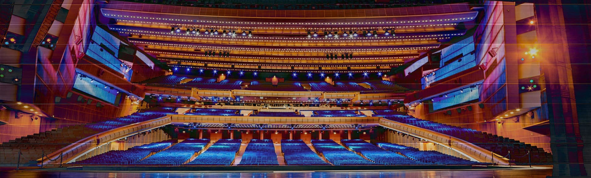 Фото кремлевского зала с местами. Кремлевский дворец амфитеатр. Москва государственный Кремлевский дворец большой зал. Амфитеатр большого зала кремлевского дворца. Кремлевский дворец амфитеатр 33 ряд.