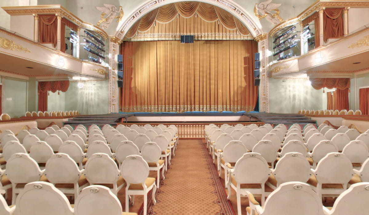 Театр музкомедии санкт петербург фото зала