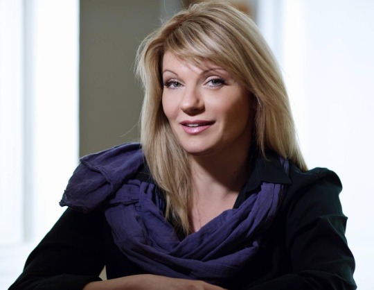 Анна Ардова