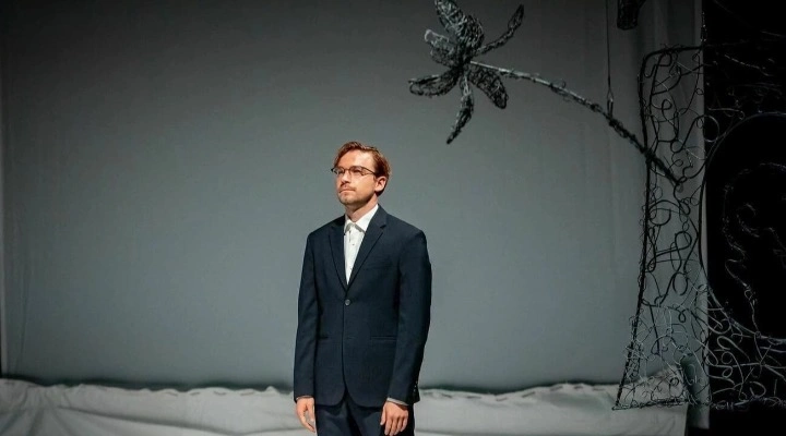 Мам, а кто это на фото?