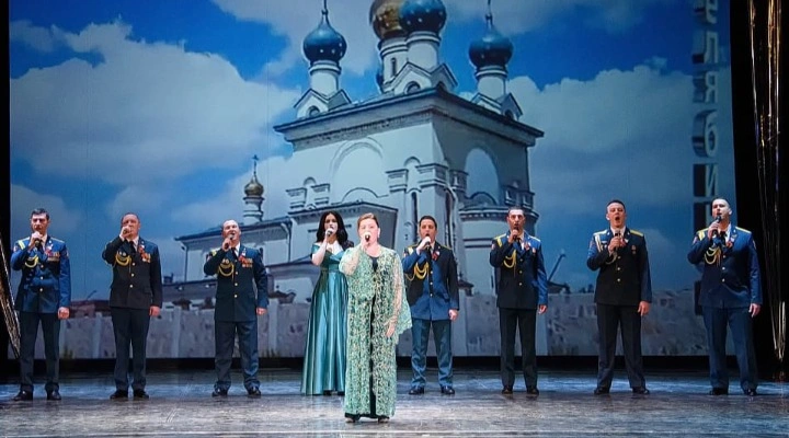 За веру! За Отчизну! За любовь! За веру! За Отчизну! За любовь!