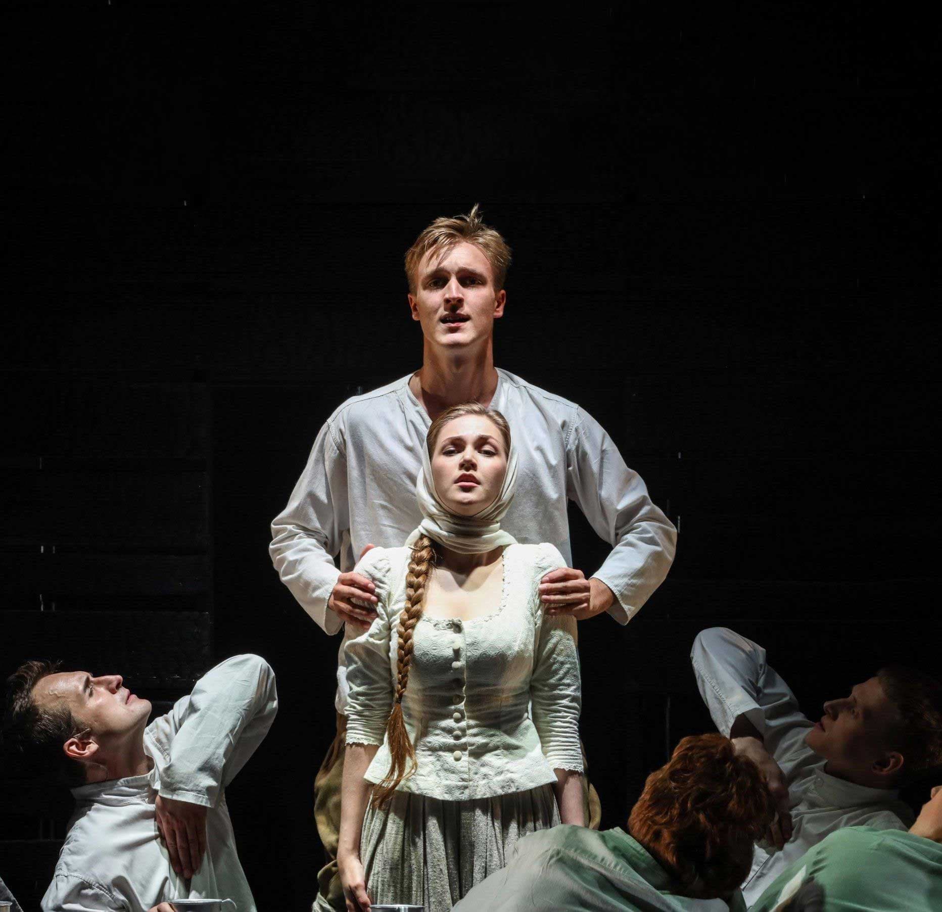 Страсти по бумбарашу табакова. Страсти по бумбарашу табакова. Страсти по бумбарашу спектакль театр табакова. Страсти по бумбарашу театр табакова. Страсти по бумбарашу спектакль театр табакова.