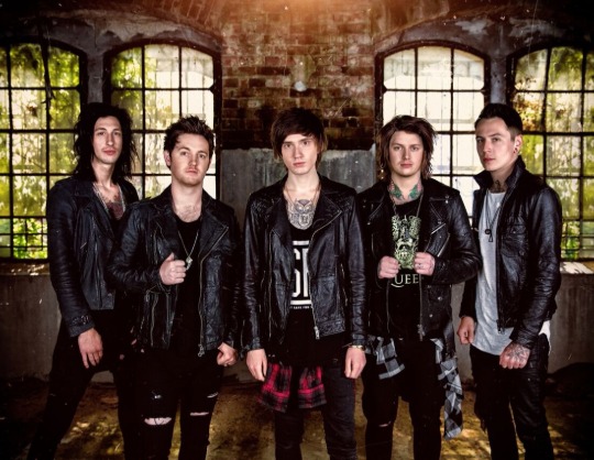 Asking Alexandria (перенос)