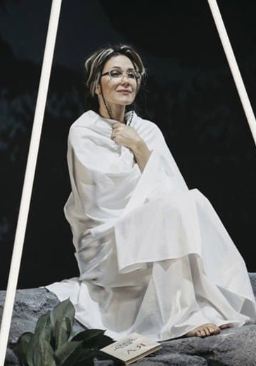 Спектакль «Дорогая Елена Сергеевна» в Санкт-Петербурге: билеты