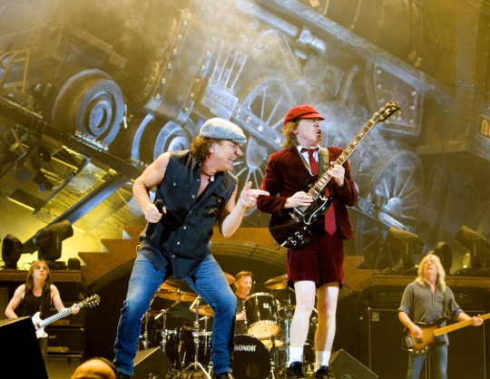 AC/DC