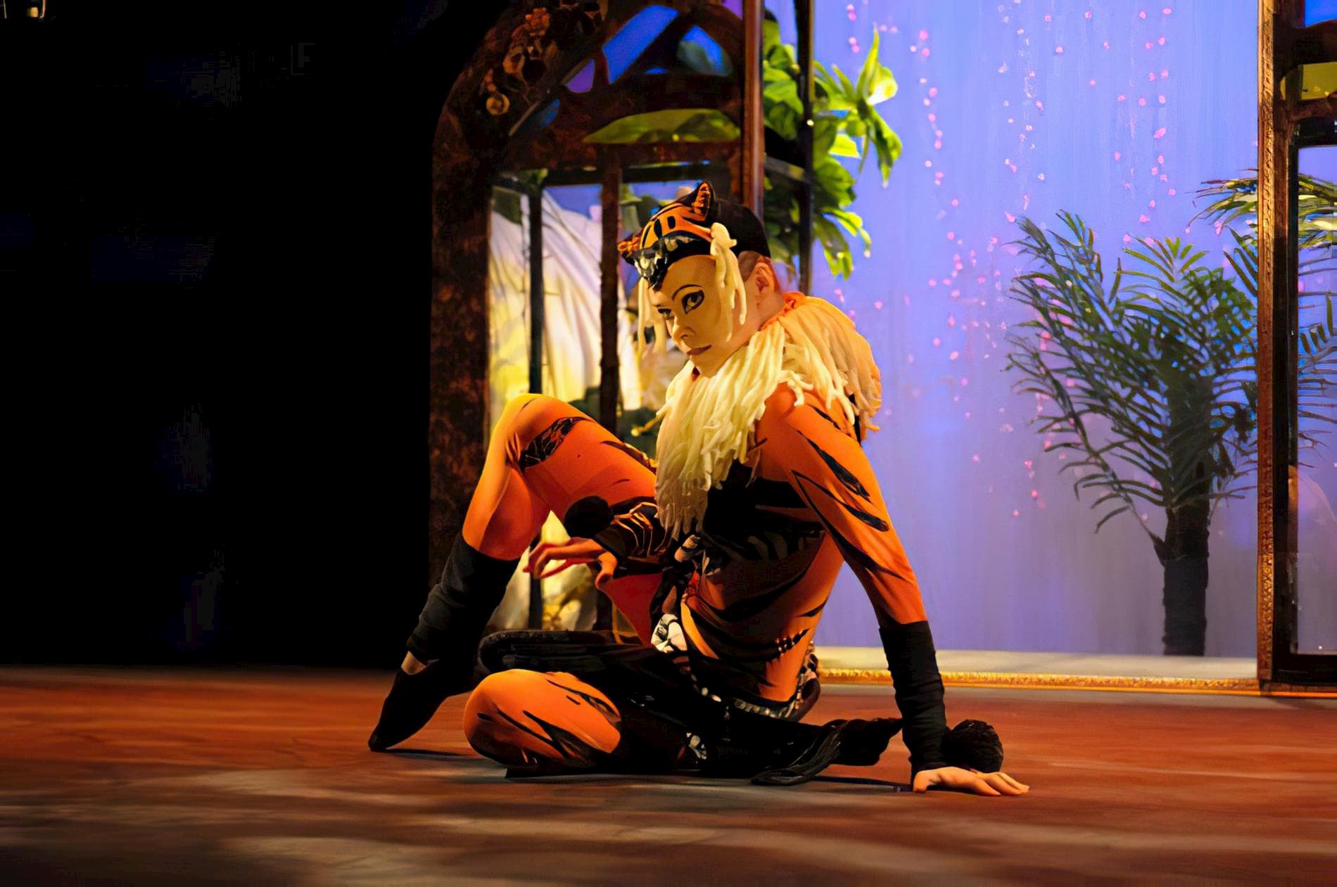 Ваня и крокодил спектакль. Ваня и крокодил спектакль. Детский спектакль. Ваня и крокодил спектакль. Театральный крокодил.