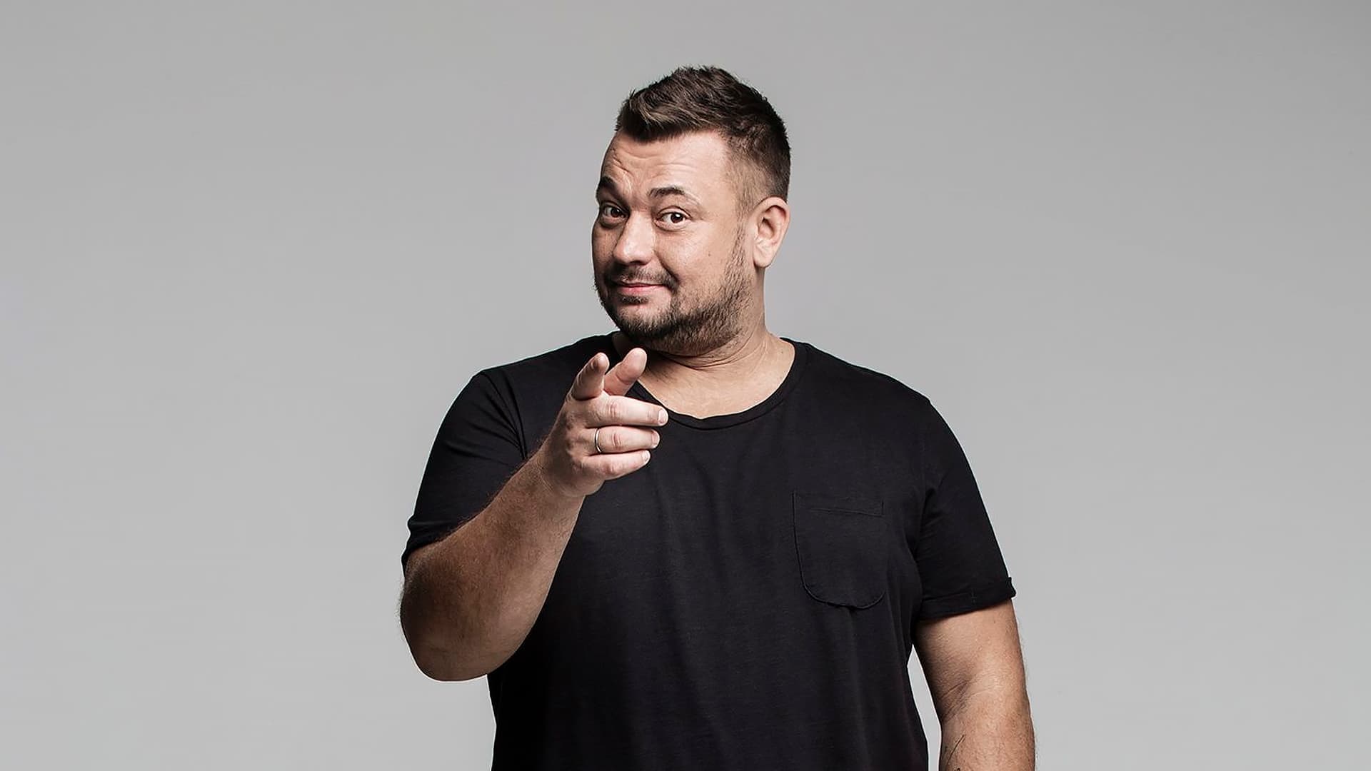 Ogil onasini eshakda sikadi (rus pornosi)