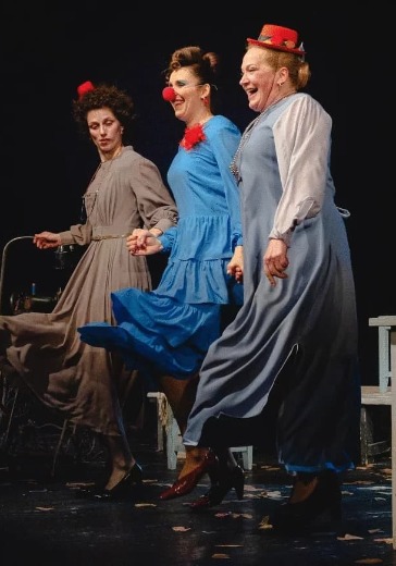 Спектакль «Тремя этажами выше» Спектакль «Тремя этажами выше»