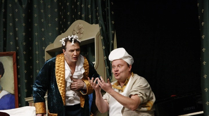 Жениться вам надо, барин