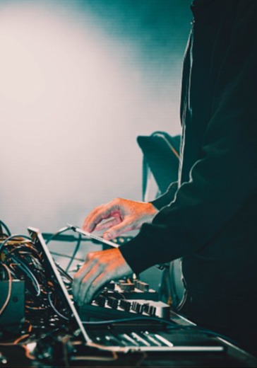 Аудиовизуальный концерт «Noiseroom» в Санкт-Петербурге: билеты