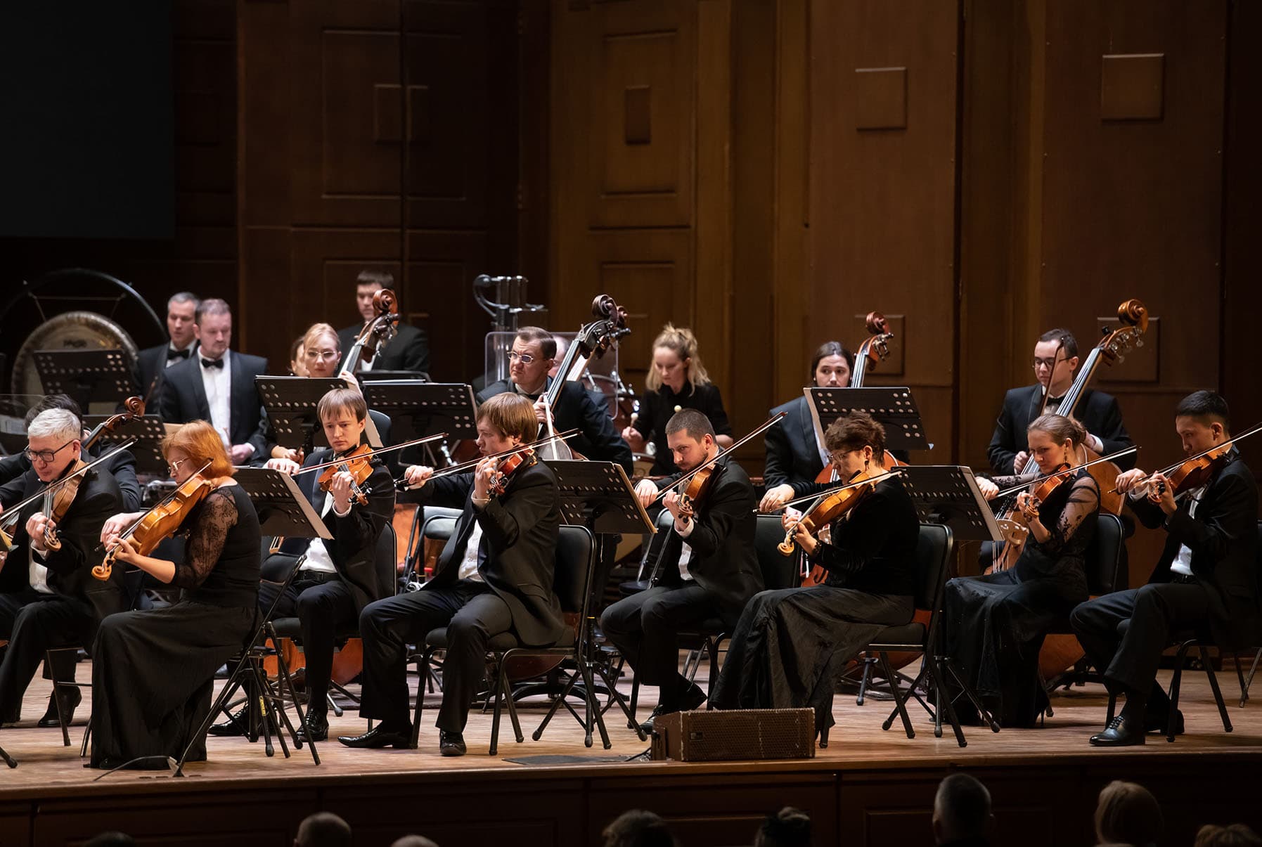 Оркестр чайковского москва. Оркестр чайковского москва. Симфонический зал чайковского. Оркестр чайковского москва. Бсо им чайковского оркестр.