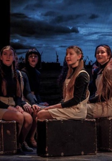 Спектакль «15 старых чемоданов и одна страна» в Санкт-Петербурге: билеты