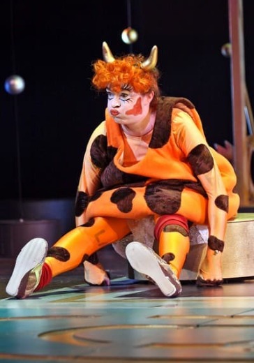 Спектакль «Королевская корова» Спектакль «Королевская корова»