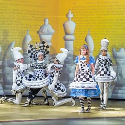 «Чудеса и куралесы» на сцене Московского театра мюзикла «Чудеса и куралесы» на сцене Московского театра мюзикла