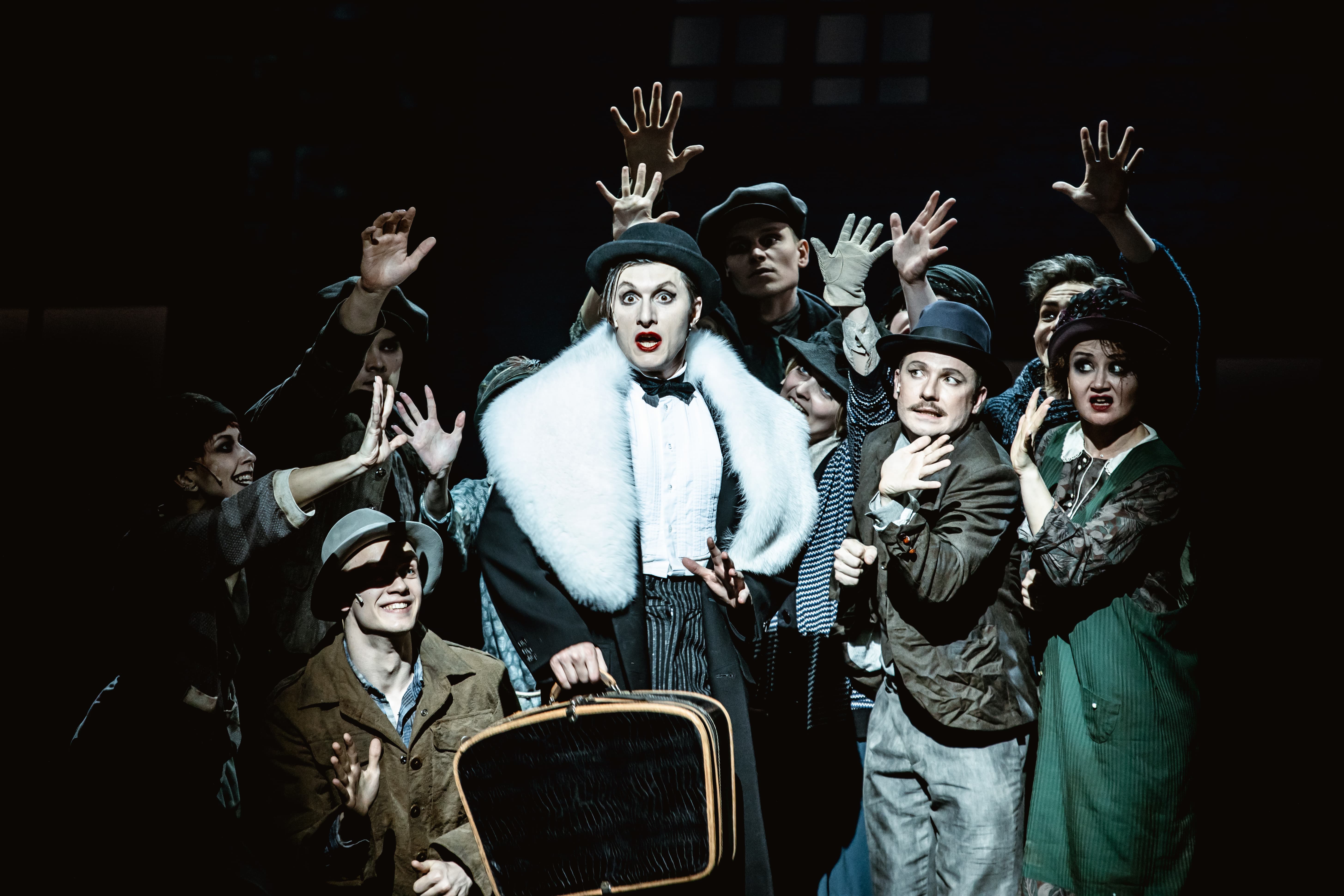 <img src=”musical cabaret. jpg” alt=”musical cabaret” width=”5820″ height=”3880″>