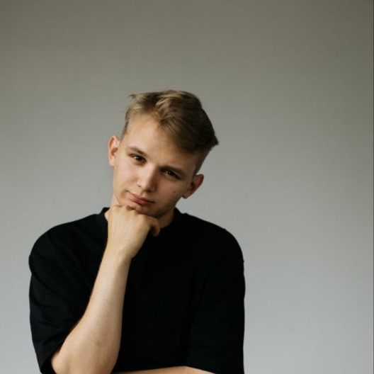 Кирилл Мазур