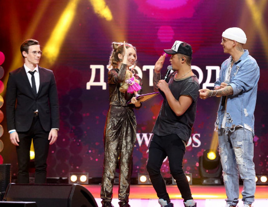 Премия «Девичник Teens Awards»