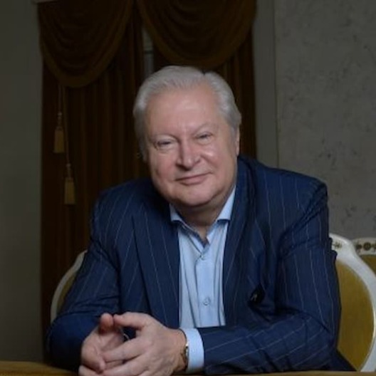 Юрий Шварцкопф: о планах на новый театральный сезон
Юрий Шварцкопф: о планах на новый театральный сезон